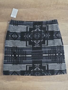 Dalia- Gray & Black Aztec Skirt. Size 8. NWT!